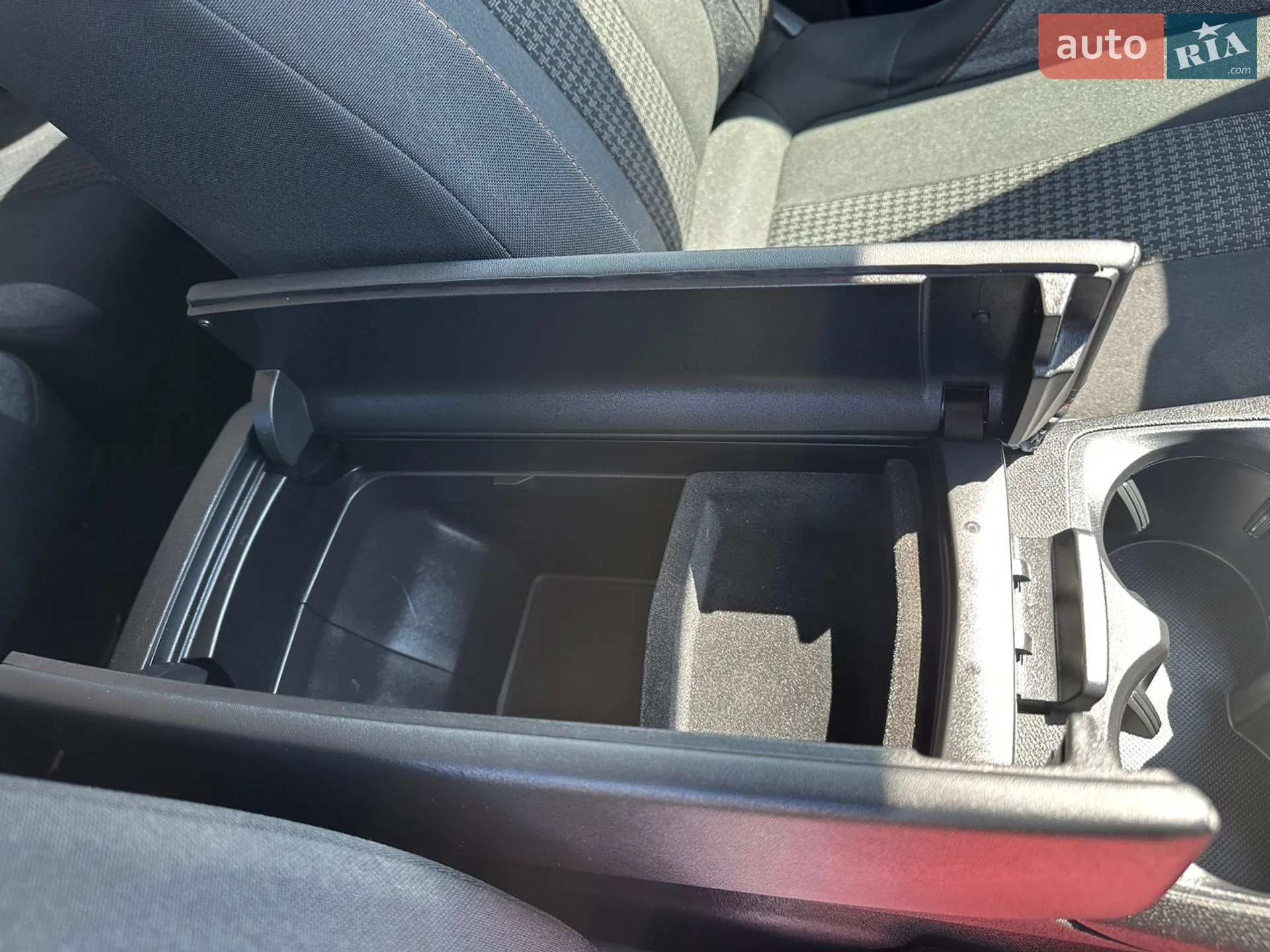 2019 Peugeot 5008 - мініатюра 25