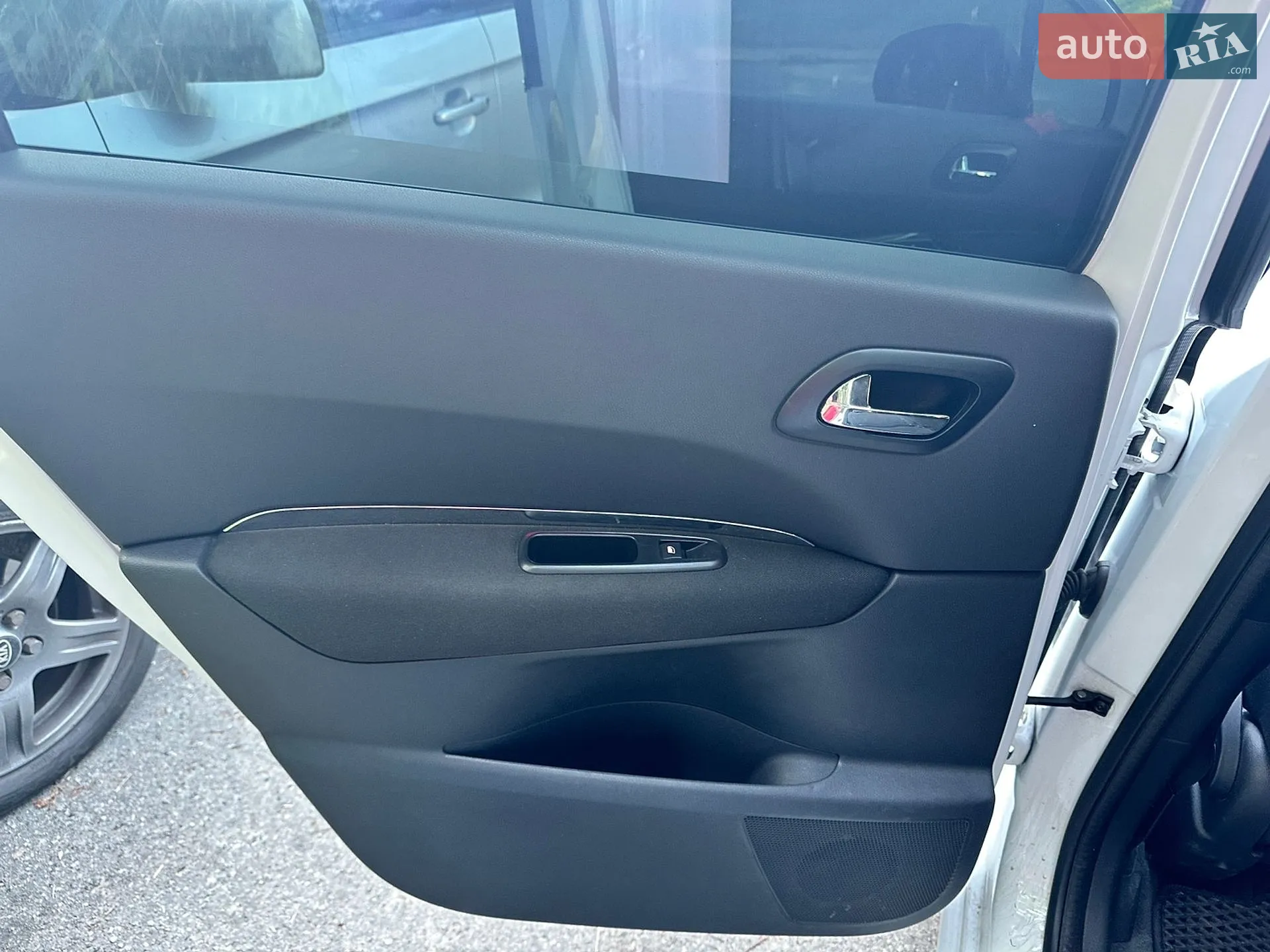 2016 Peugeot 5008 - мініатюра 16