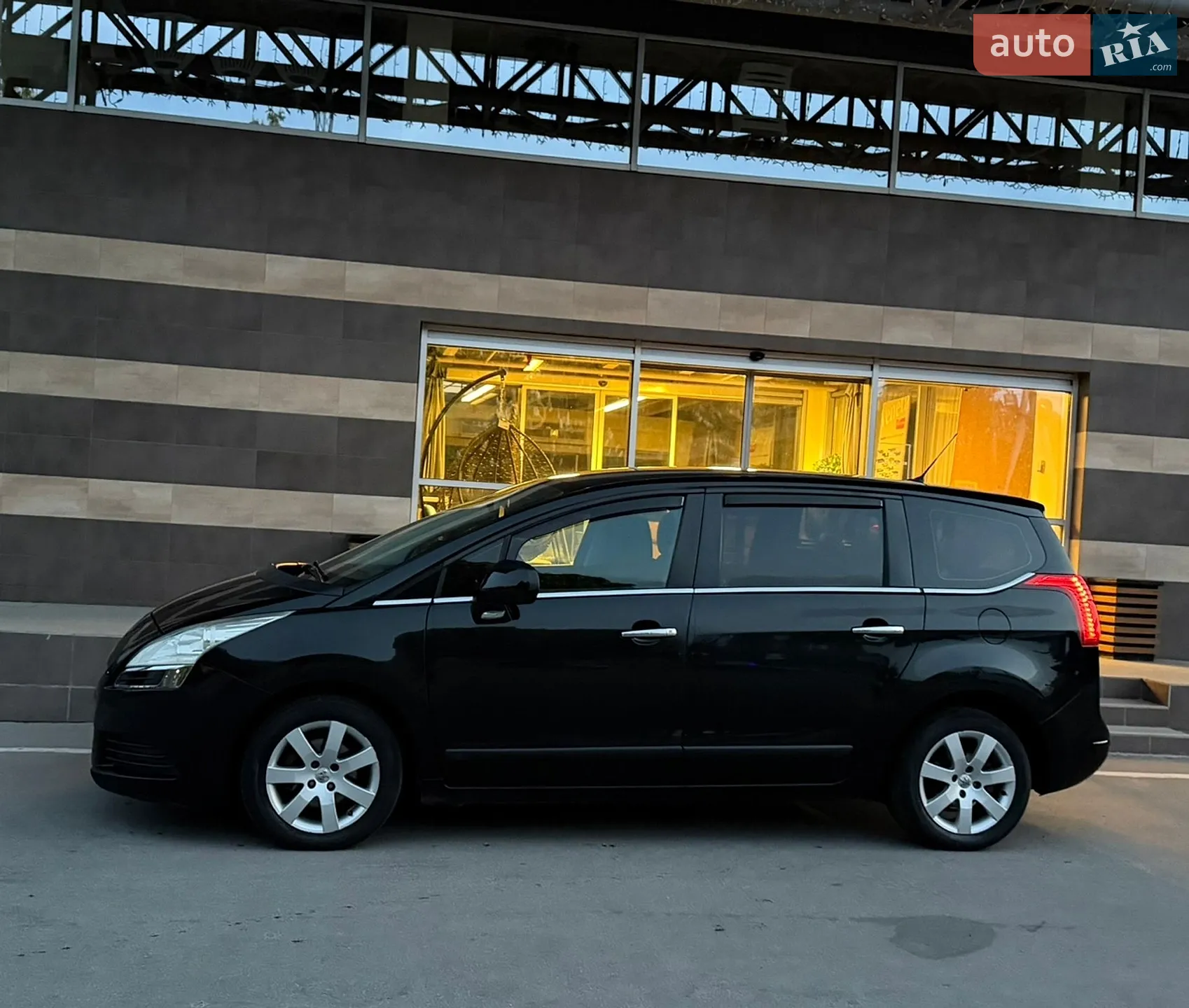 2010 Peugeot 5008 - мініатюра 16
