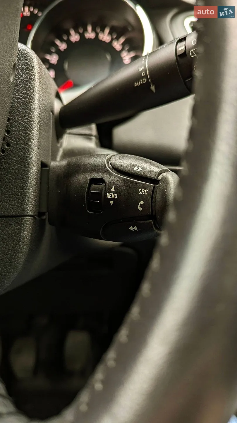 2011 Peugeot 5008 - мініатюра 17