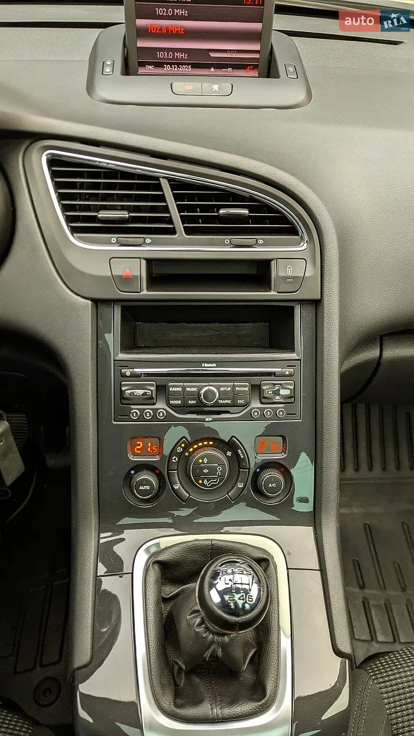 2011 Peugeot 5008 - мініатюра 18