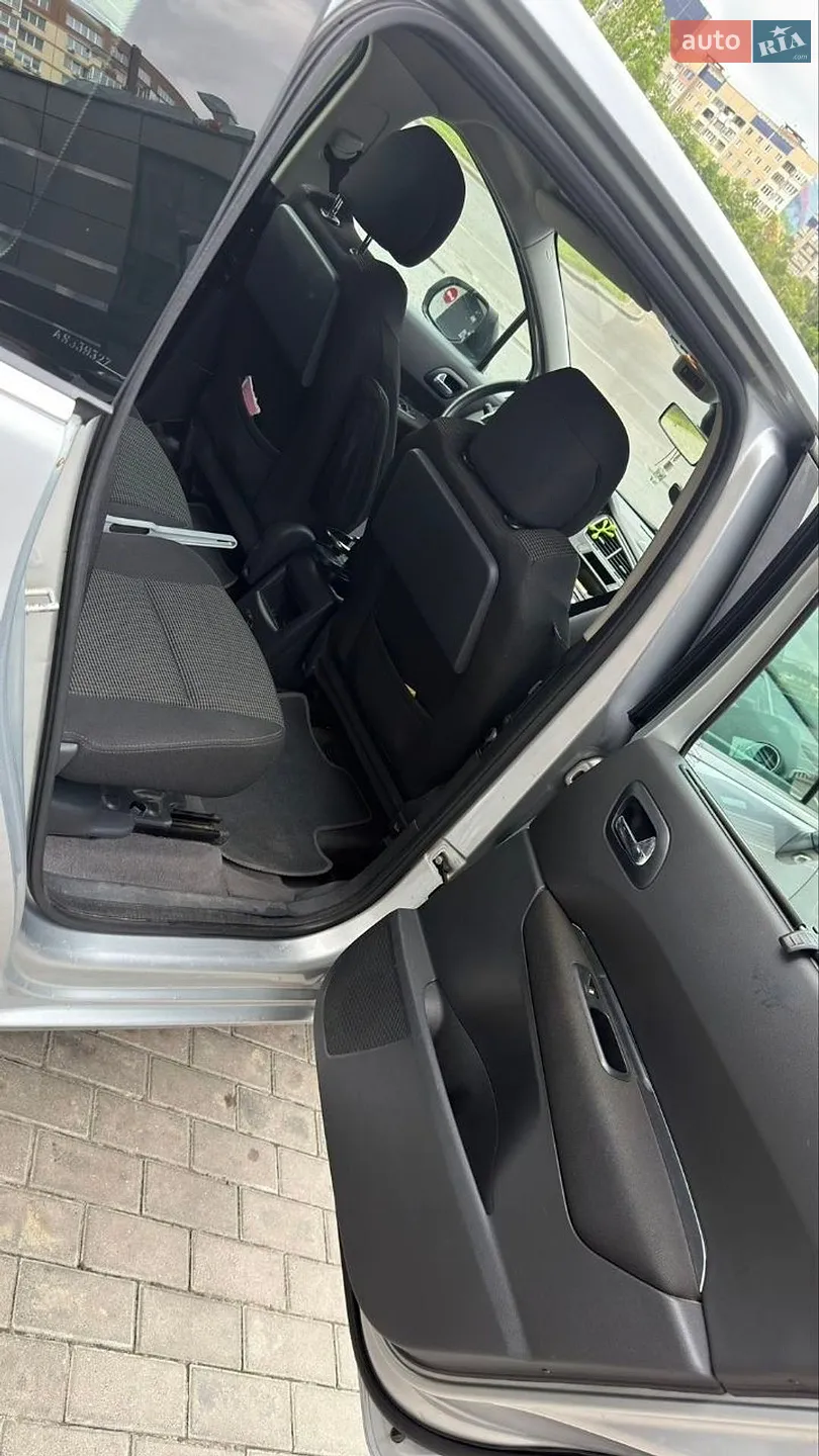 2011 Peugeot 5008 - мініатюра 17