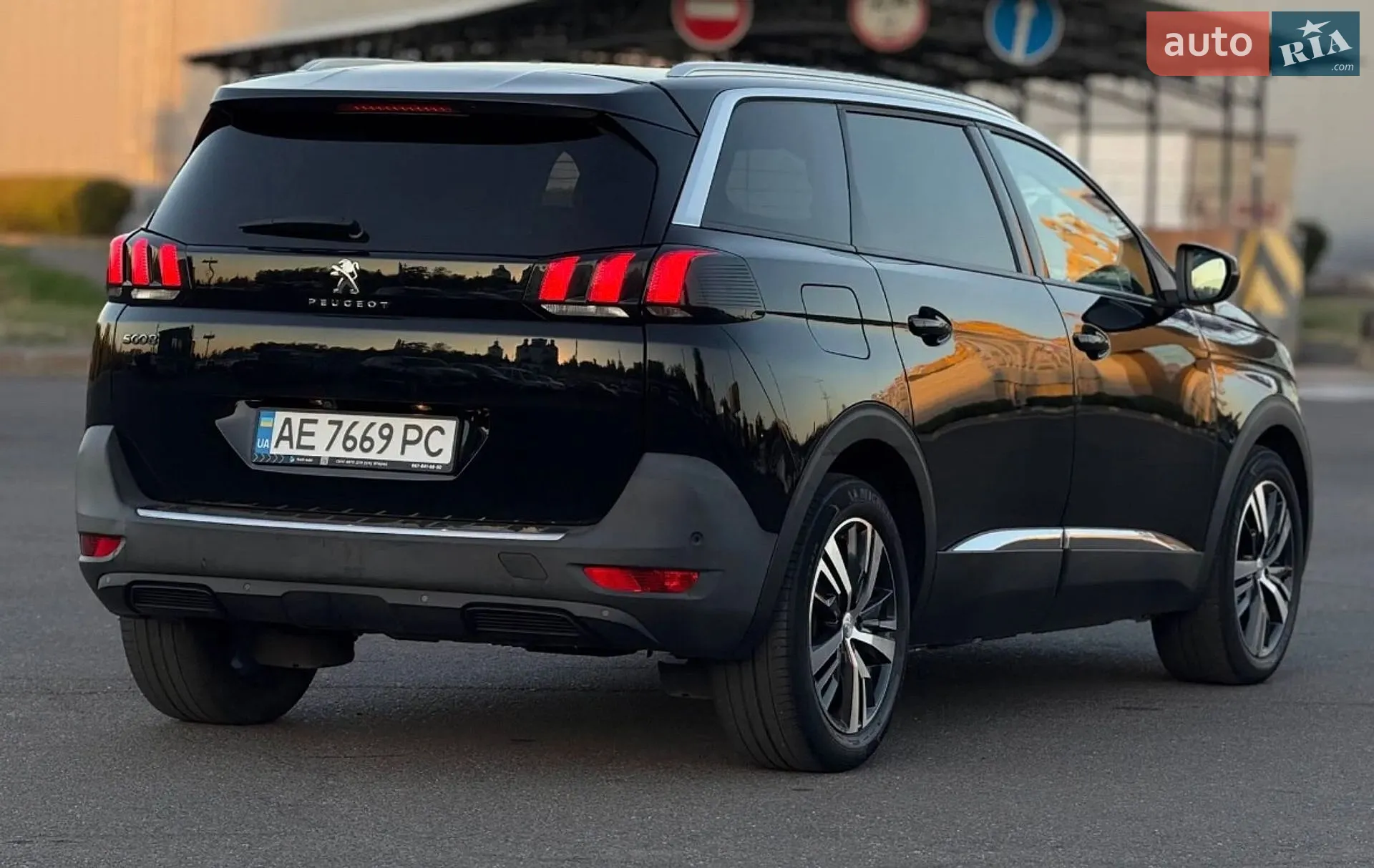 2017 Peugeot 5008 - мініатюра 8