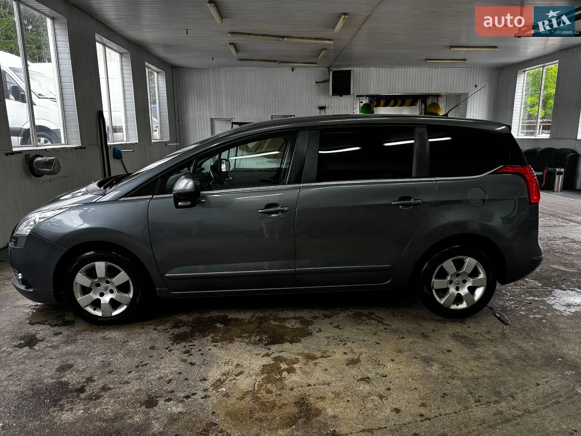2011 Peugeot 5008 - фото 1