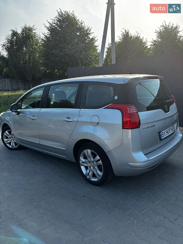 2010 Peugeot 5008 - мініатюра 8