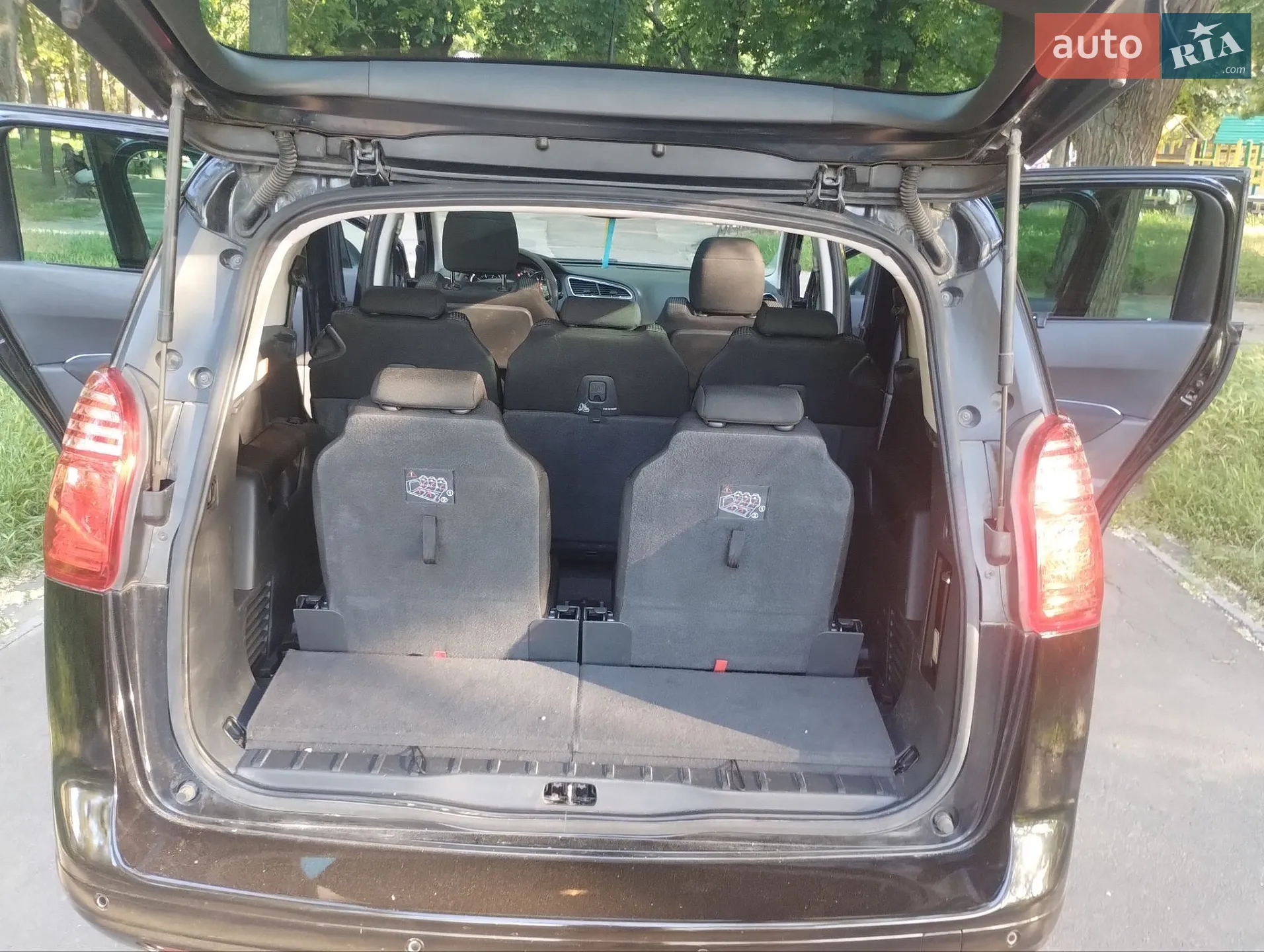2010 Peugeot 5008 - мініатюра 18