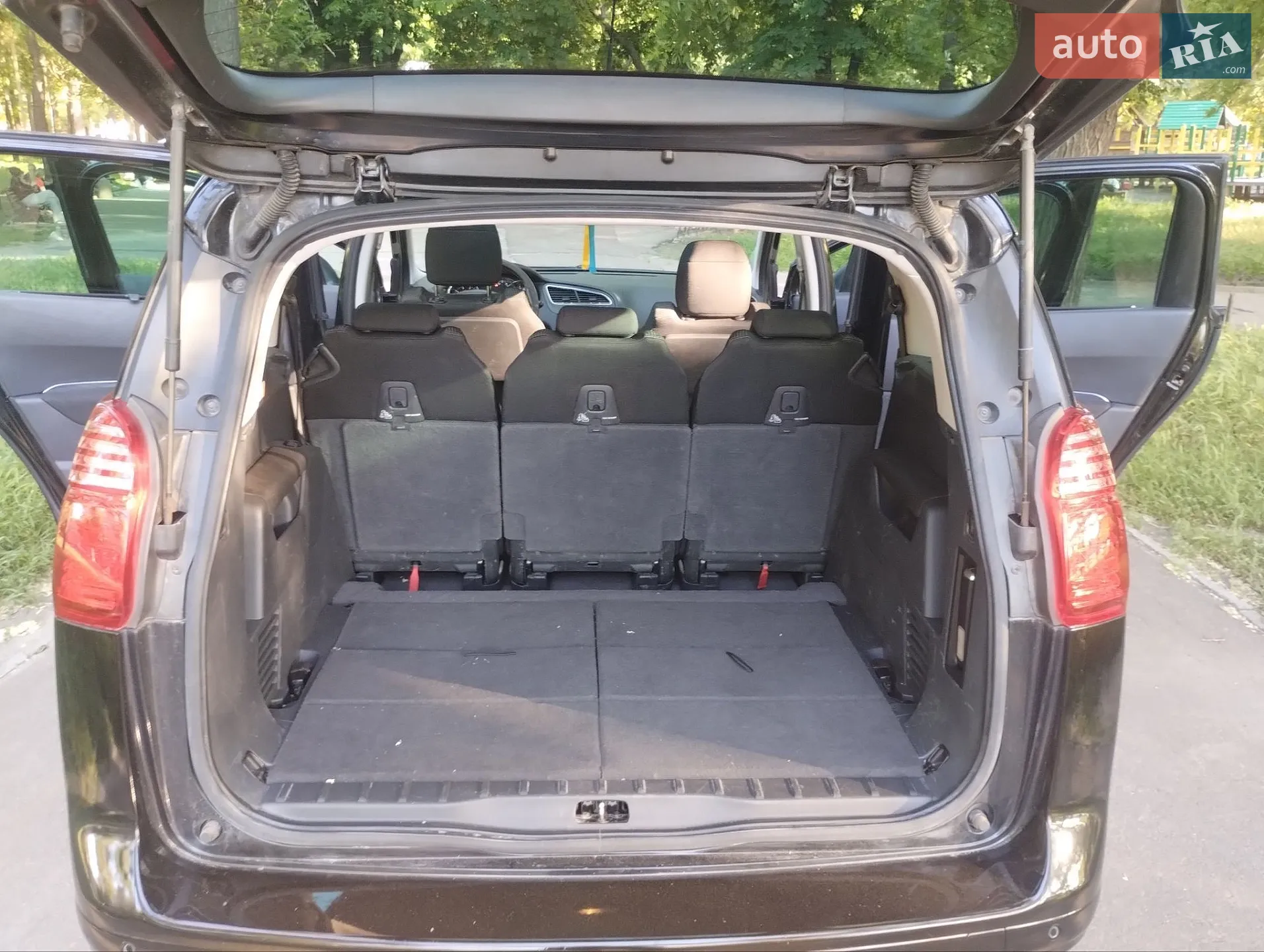 2010 Peugeot 5008 - мініатюра 19