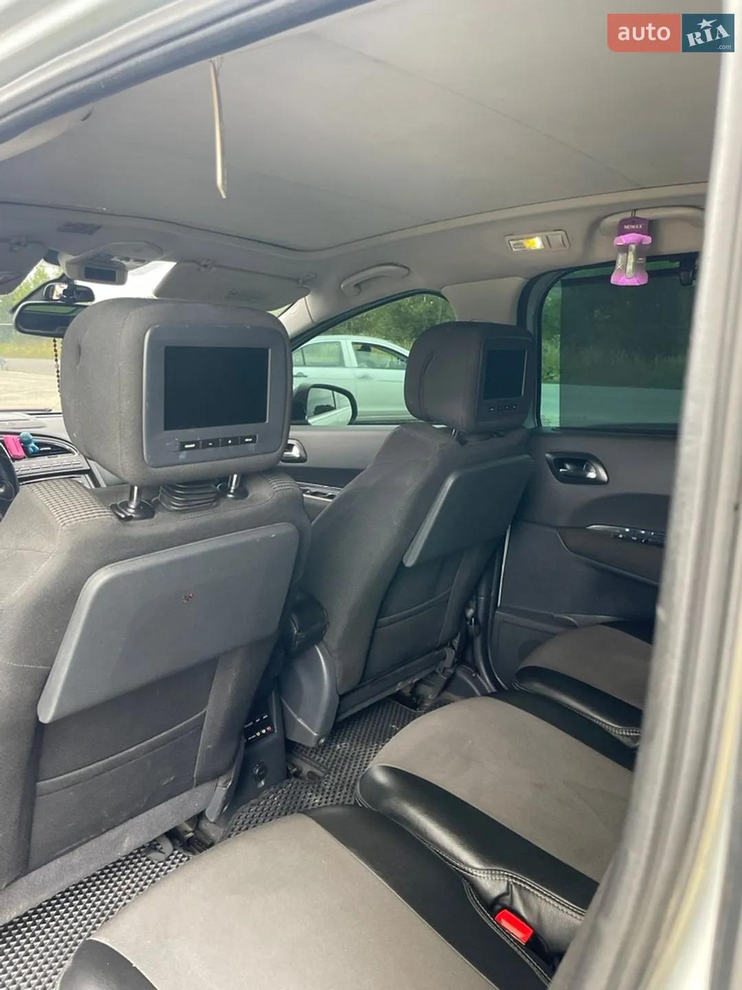 2010 Peugeot 5008 - мініатюра 10