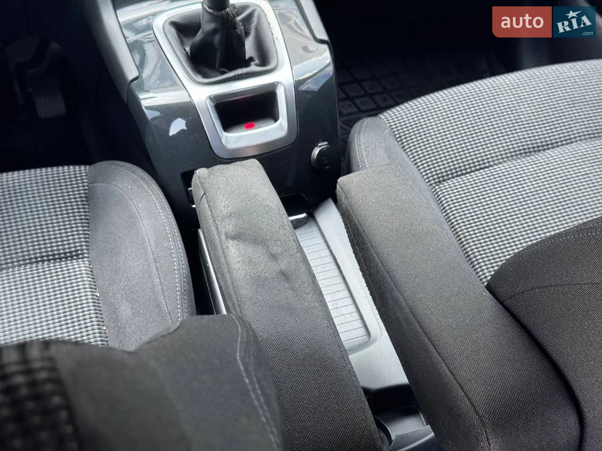 2010 Peugeot 5008 - мініатюра 16
