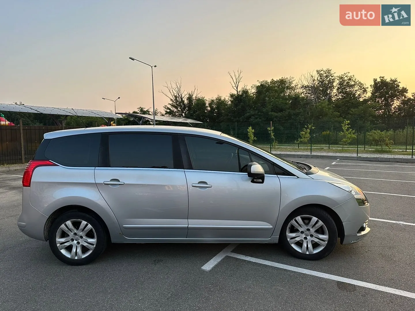 2010 Peugeot 5008 - мініатюра 2