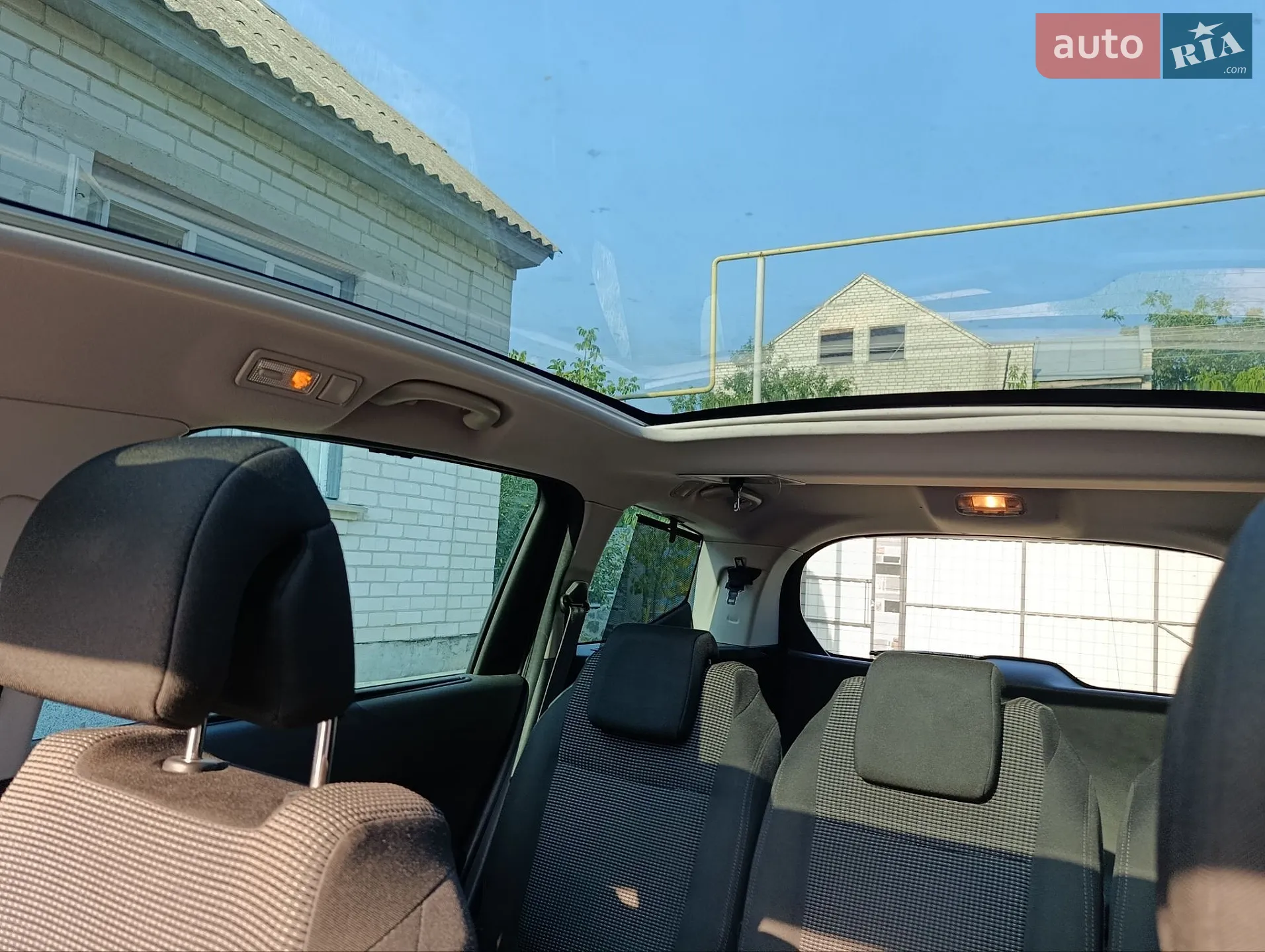 2010 Peugeot 5008 - мініатюра 11