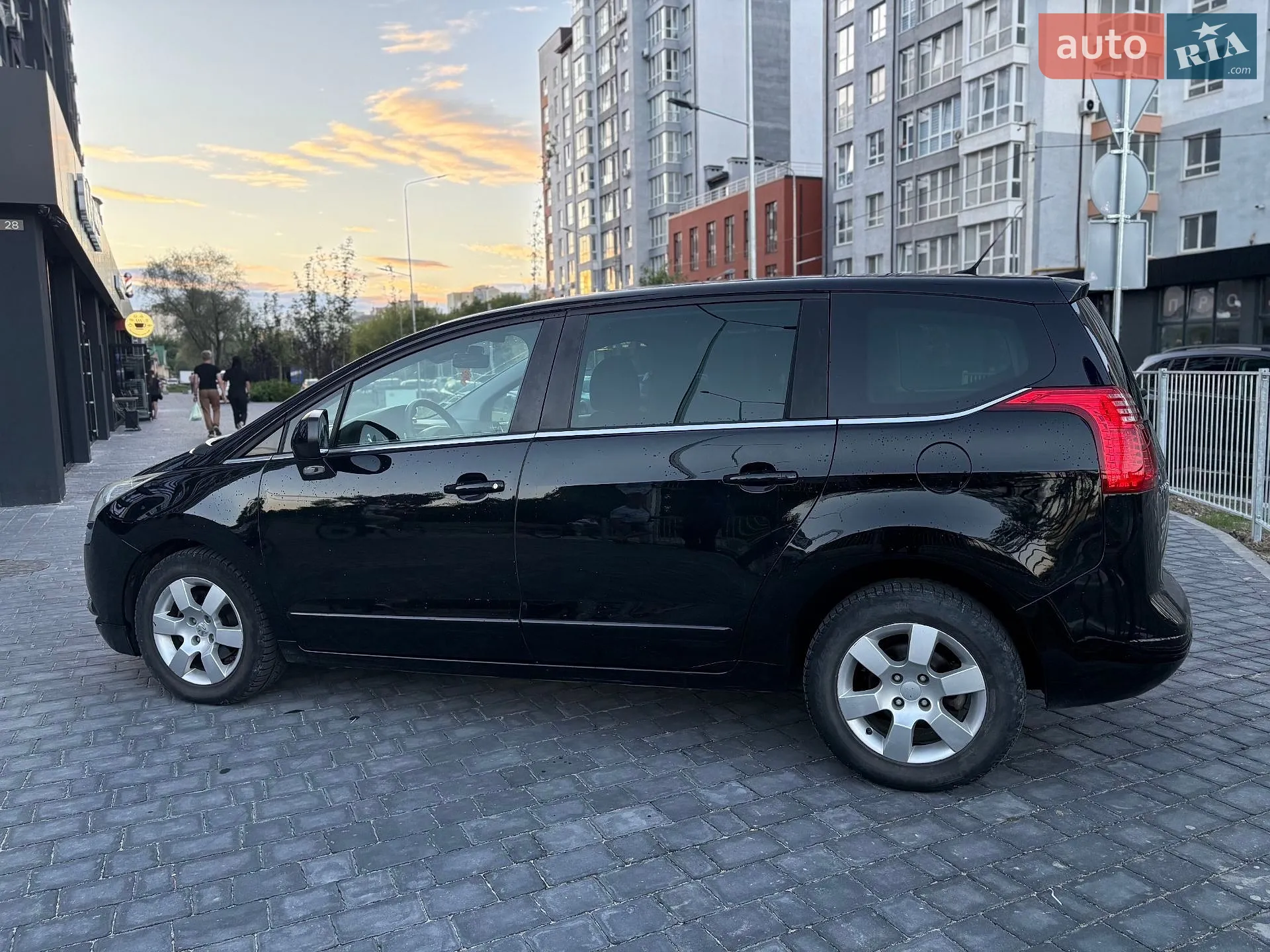2012 Peugeot 5008 - мініатюра 9