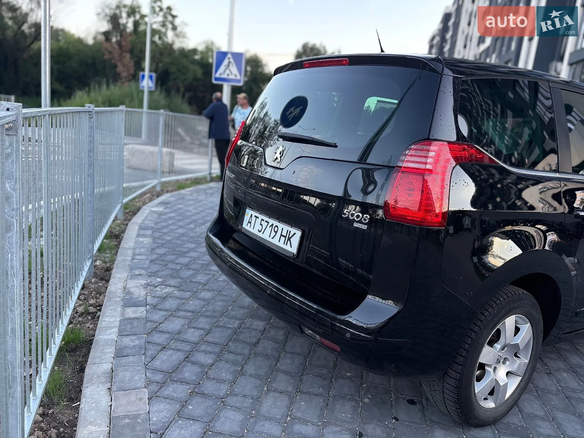 2012 Peugeot 5008 - мініатюра 10