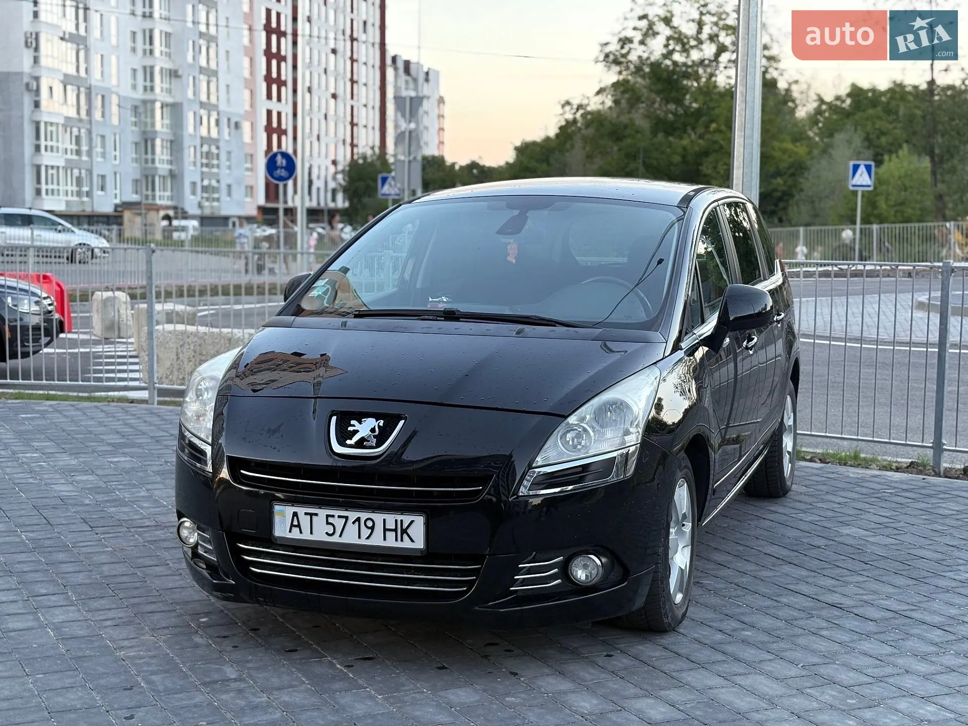 2012 Peugeot 5008 - мініатюра 2