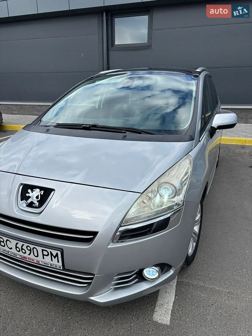 2011 Peugeot 5008 - фото 1