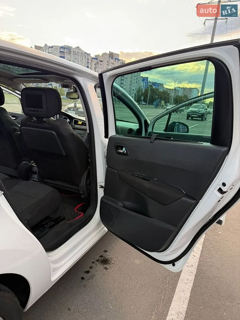 2010 Peugeot 5008 - мініатюра 14