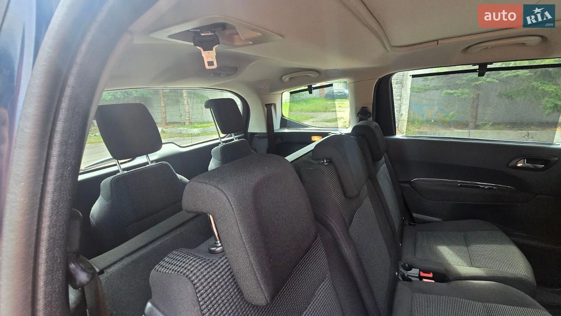 2011 Peugeot 5008 - мініатюра 26
