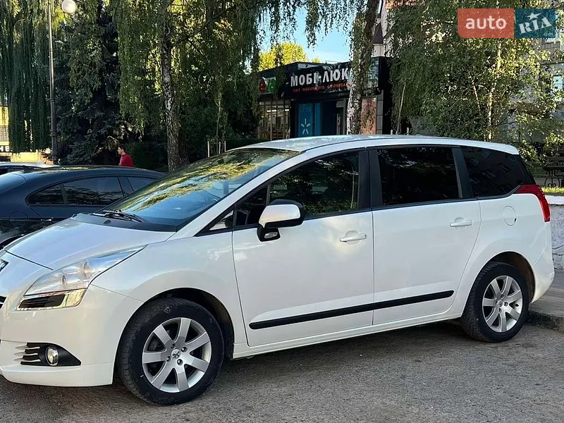 Peugeot 5008 2013
