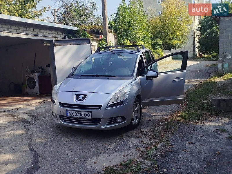 Peugeot 5008