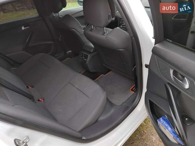Універсал Peugeot 508 2015 в Сваляві