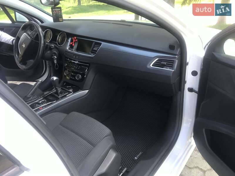 Седан Peugeot 508 2011 в Дубні
