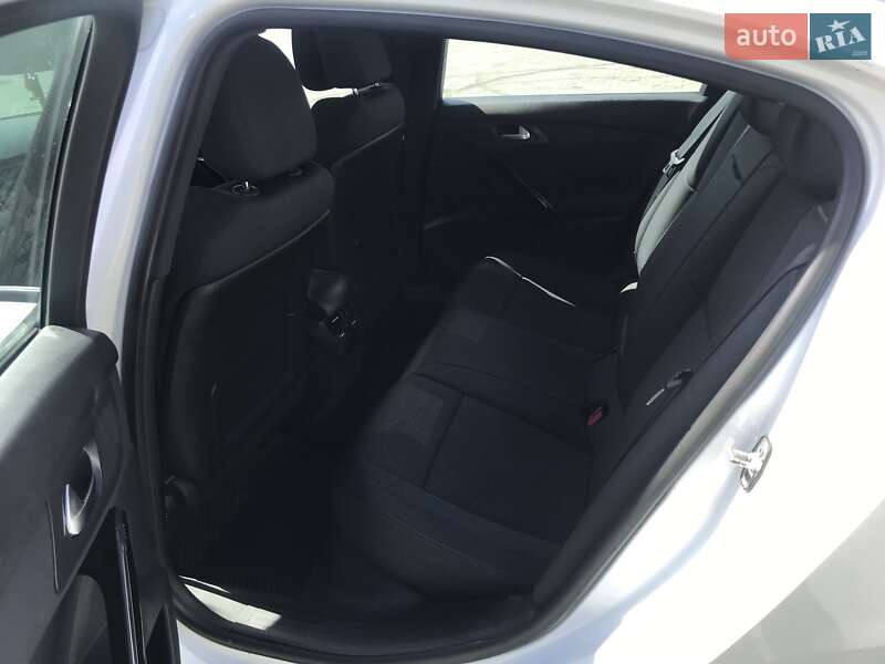 Седан Peugeot 508 2011 в Дубні