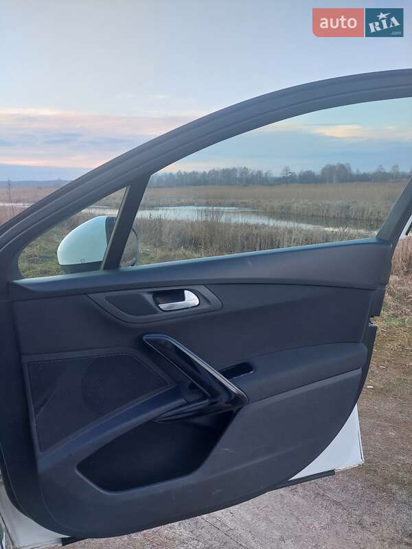 Седан Peugeot 508 2011 в Макарові