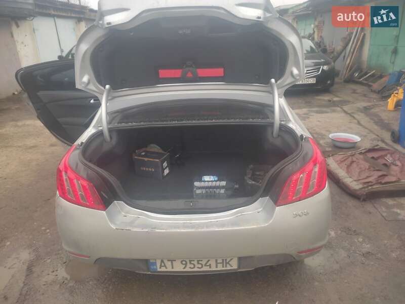 Седан Peugeot 508 2012 в Галичі