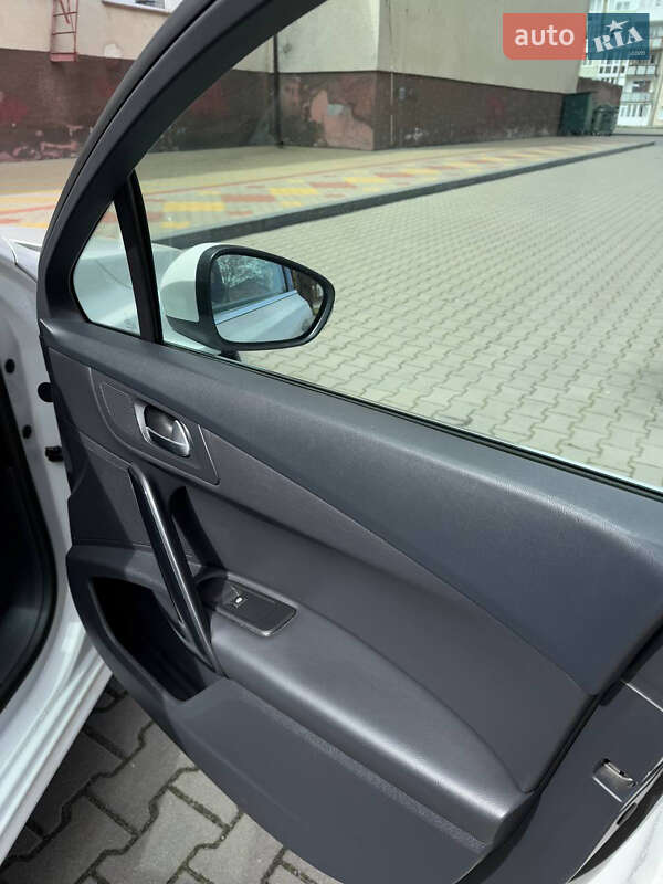 Універсал Peugeot 508 2013 в Звягелі