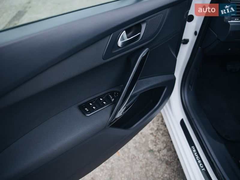 Седан Peugeot 508 2011 в Бучаче