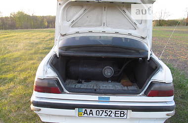 Седан Peugeot 605 1991 в Мене