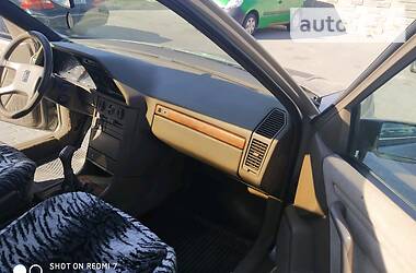 Седан Peugeot 605 1992 в 