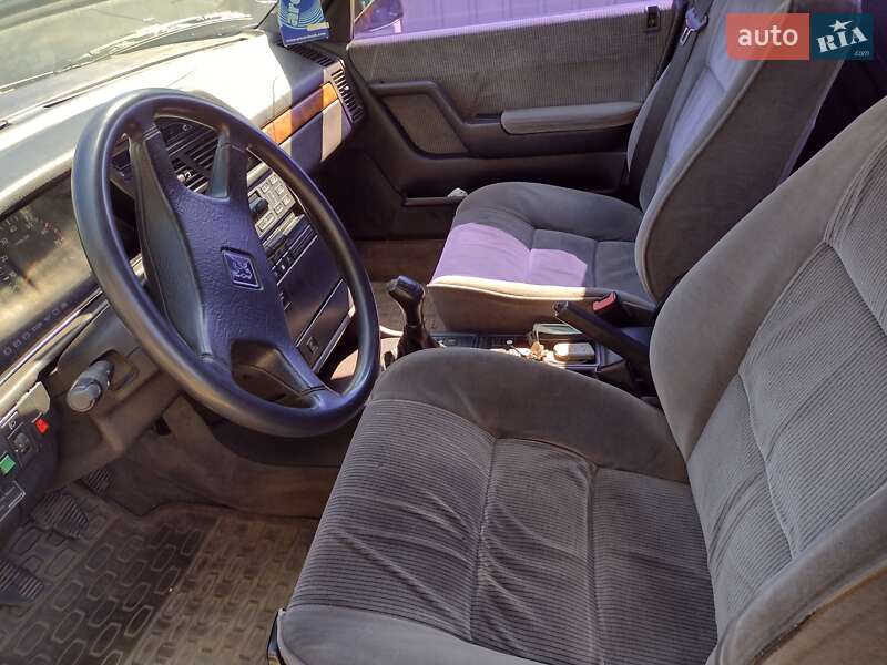 Седан Peugeot 605 1991 в Черкасах