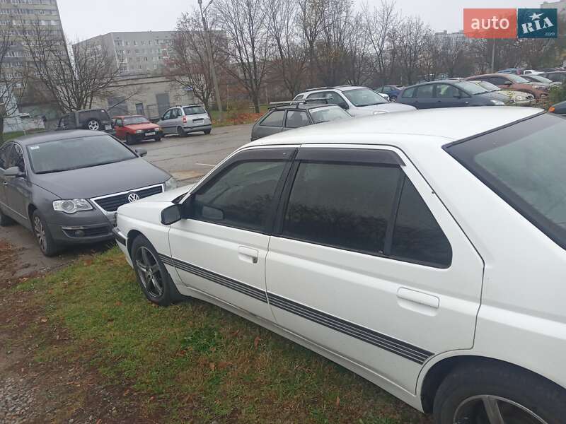 Седан Peugeot 605 1991 в Южноукраїнську