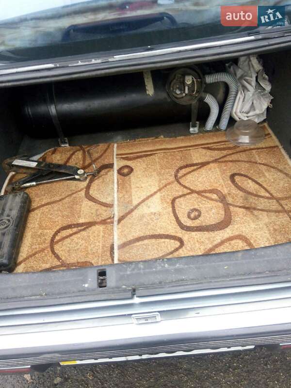 Седан Peugeot 605 1991 в Желтых Водах