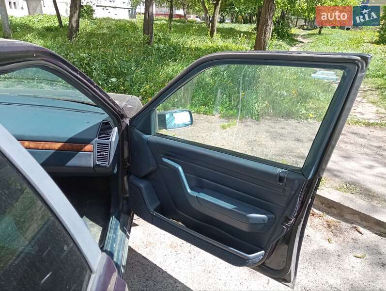 Седан Peugeot 605 1990 в Львове