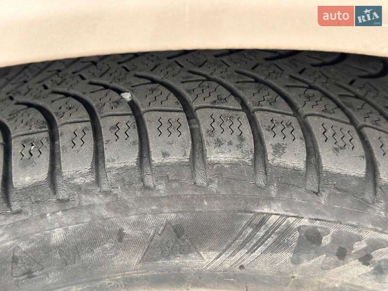 Седан Peugeot 605 1992 в Рожище