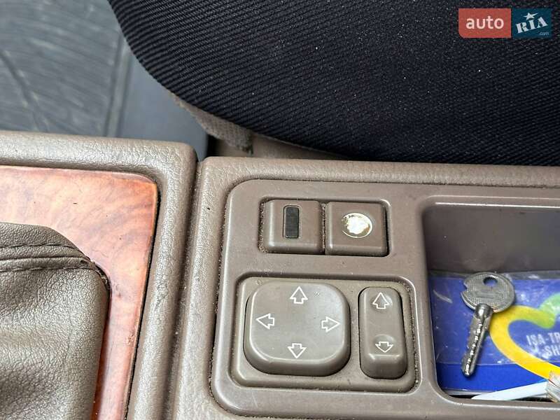 Седан Peugeot 605 1992 в Рожище