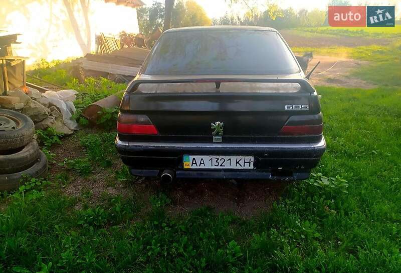 Седан Peugeot 605 1990 в Богуславе