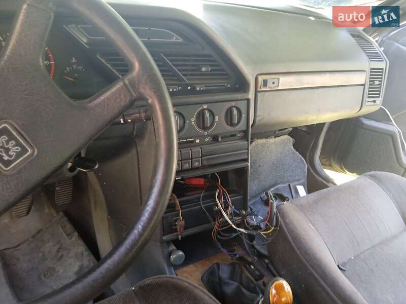 Седан Peugeot 605 1990 в Черкасах