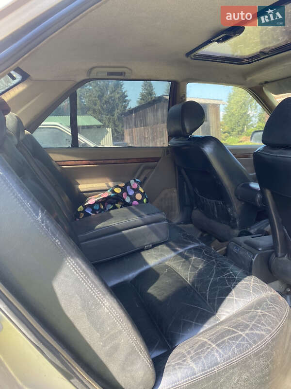 Седан Peugeot 605 1990 в Черновцах