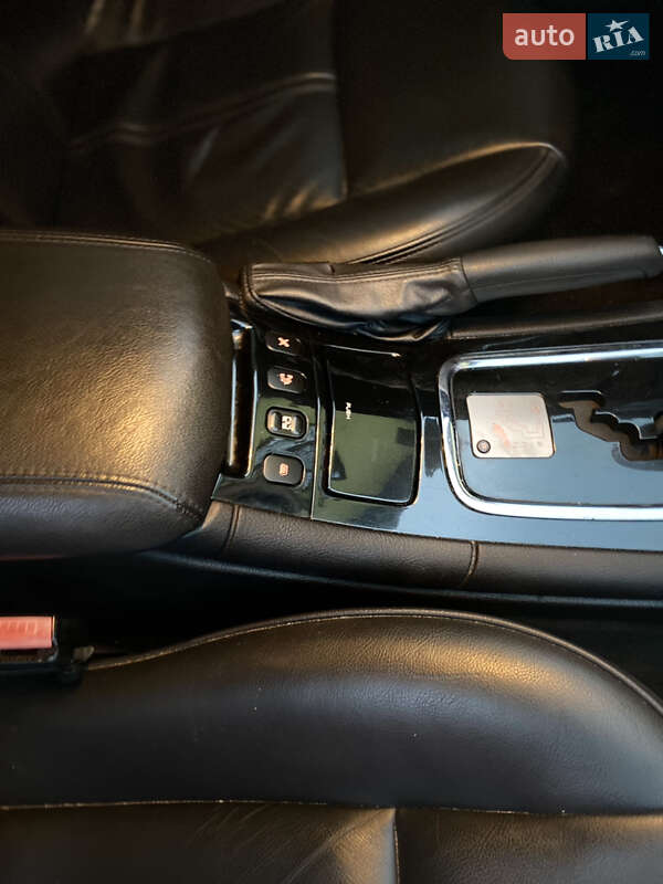 Седан Peugeot 607 2008 в Киверцах