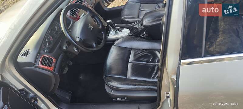 Седан Peugeot 607 2005 в Новом Роздоле