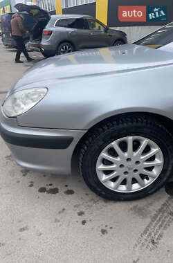 Седан Peugeot 607 2004 в 