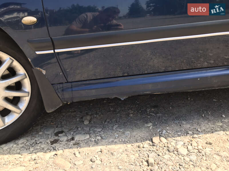Седан Peugeot 607 2002 в Отинії