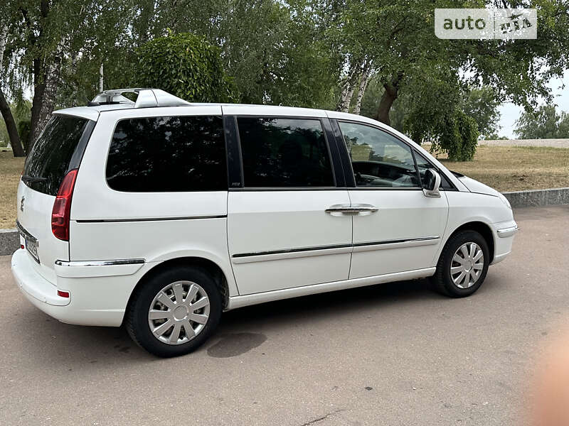 Минивэн Peugeot 807 2011 в Житомире