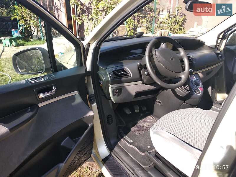 Мінівен Peugeot 807 2013 в Кам'янець-Подільському