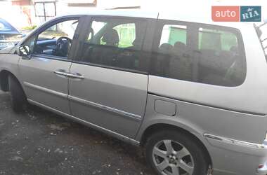 Минивэн Peugeot 807 2009 в 