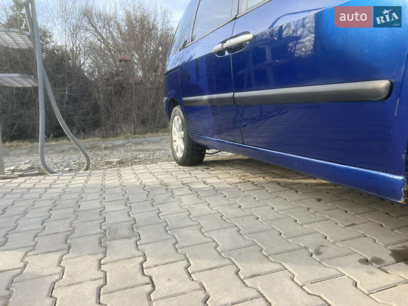 Минивэн Peugeot 807 2006 в Хотине