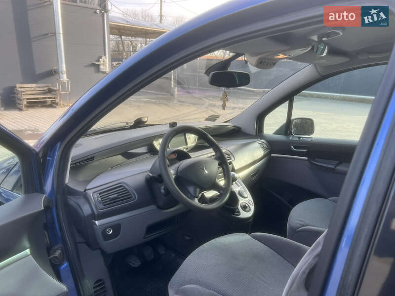 Минивэн Peugeot 807 2006 в Хотине